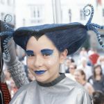 SIENTA LA CABEZA